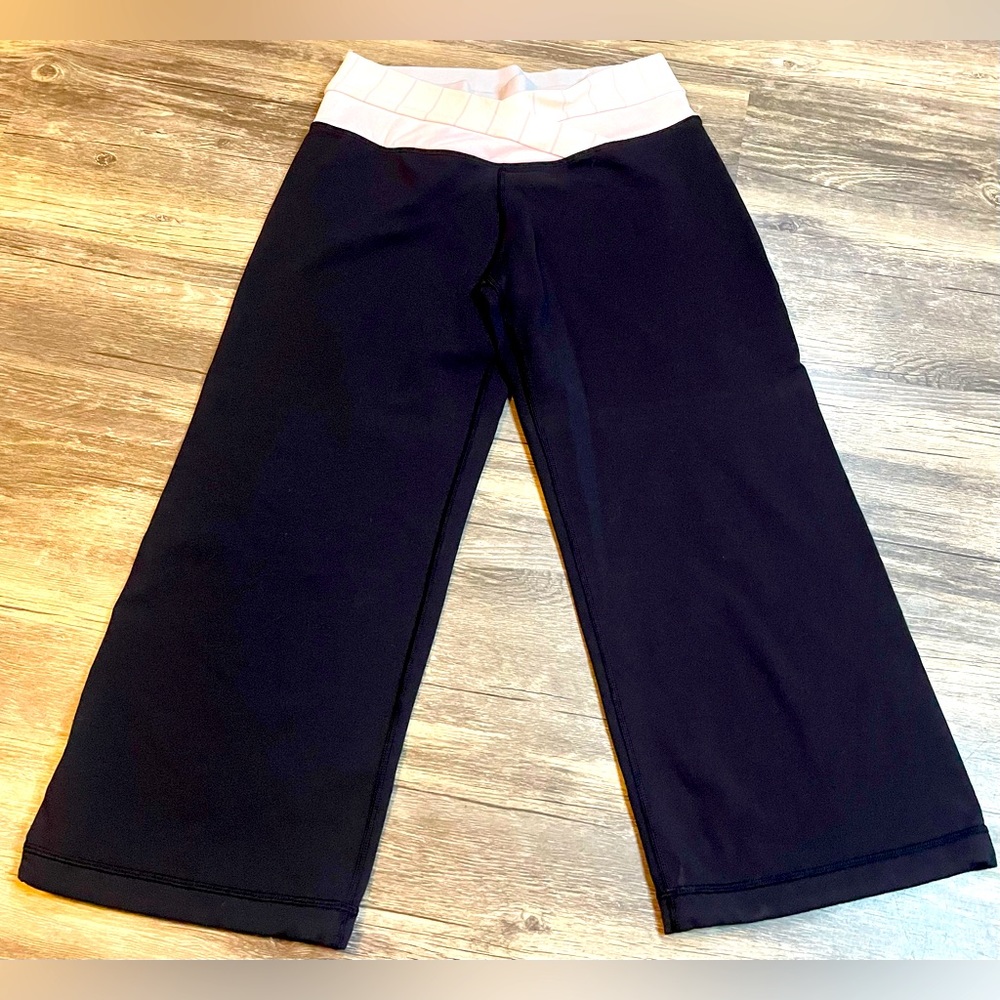 Ladies Size 4. Lululemon Athletic Yoga Crops. Black. Euc